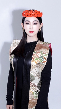 ヒノキのティアラ、芥見氏の着物を纏った池田真優